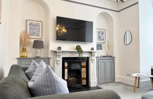 Chysauster Casa | Spacious Home Near Seafront & Train Station 5 Bed Sleeps 10- Central Penzance