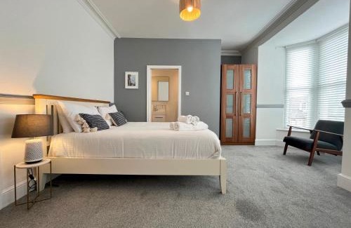 Chysauster Casa | Spacious Home Near Seafront & Train Station 5 Bed Sleeps 10- Central Penzance