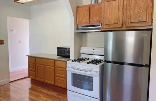 Broadmoor Casa | Spacious Home near Downtown San Leandro