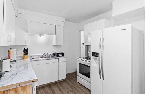 Detroit Casa | Spacious Home Newly Renovated Ideal for Long-Time Stays