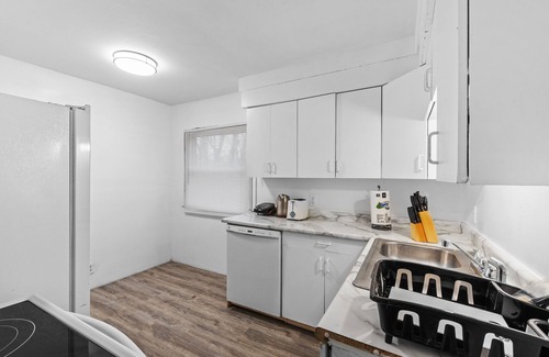 Detroit Casa | Spacious Home Newly Renovated Ideal for Long-Time Stays