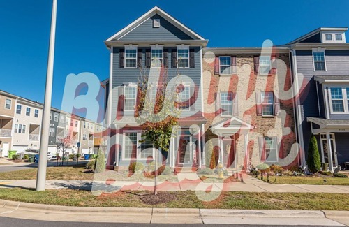 Northeast Raleigh Casa | Spacious Home, Pet-Friendly, Game Room, Bar Seating