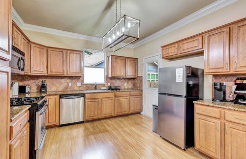 McKinley Heights Casa | Spacious Home-Queen Suite-Game Room-Movie Room