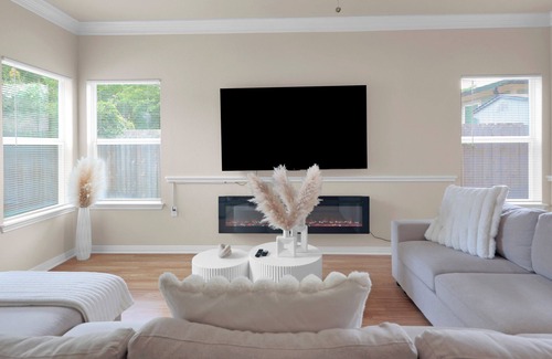 McKinley Heights Casa | Spacious Home-Queen Suite-Game Room-Movie Room