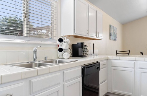 Pumpkin Center Casa | Spacious Home Right off 99 Fwy