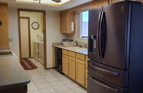 Lake Havasu City Casa | Spacious home touting two 2-bedroom suites, delightful Arizona room, Lake Havasu