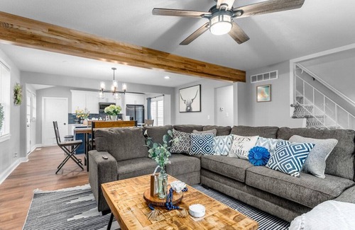 Overland Park Casa | Great for Families|5BR/3BA|Great Location