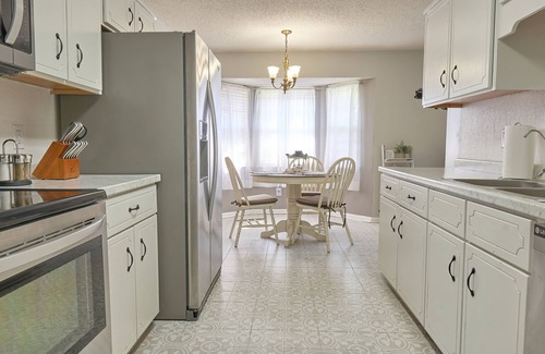 Hinesville Casa | Spacious Home w/ Coffee Bar & GameRoom near Ft. Stewart & Savannah