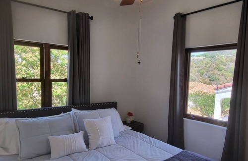Thousand Oaks Casa | Spacious home with views, quiet, clean, and private.