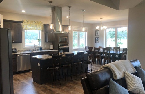 Hill City Casa | Spacious home with Hot Tub, bikes, fire pit, pool table and more!!