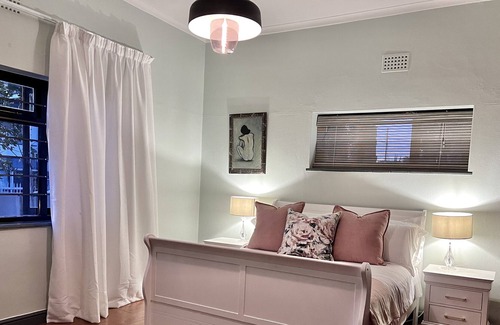 Strand Otro | Spacious home with pool 200M from beach