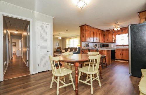 Sneads Ferry Casa | Spacious Home with Waterfront View-Welcome Pets