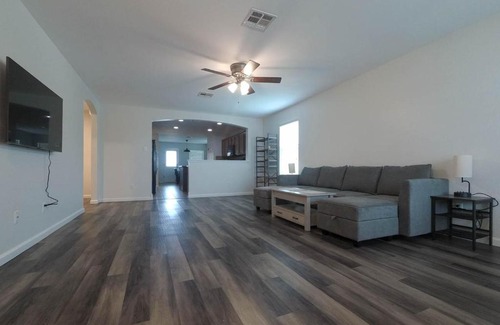 Temple Casa | Spacious home with WiFi/AC