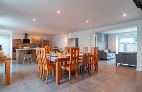 Rosporden Casa | Spacious house 20 min from the sea outdoor space & near GR34 for family