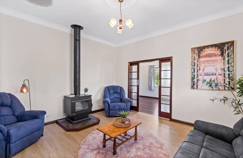Drayton Casa | Spacious house in Drayton. Netflix, acreage Pets