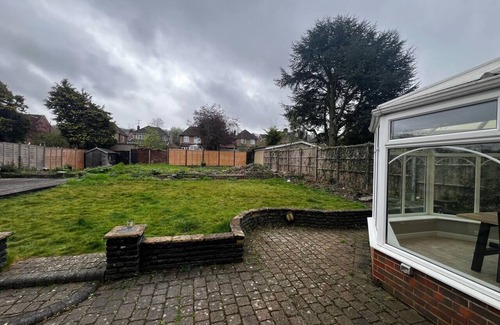 Luton Casa | Spacious House in Luton -11 Beds