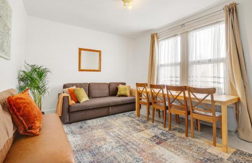 Tottenham Green Apartamento | Spacious House in North London, very close to train station and bus stops, near Tottenham Stadium & lots of parking