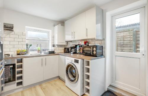 Tottenham Green Apartamento | Spacious House in North London, very close to train station and bus stops, near Tottenham Stadium & lots of parking