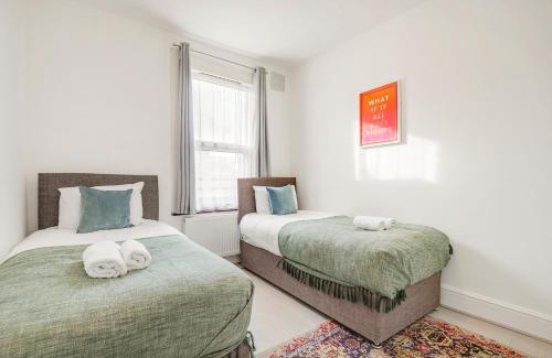 Tottenham Green Apartamento | Spacious House in North London, very close to train station and bus stops, near Tottenham Stadium & lots of parking