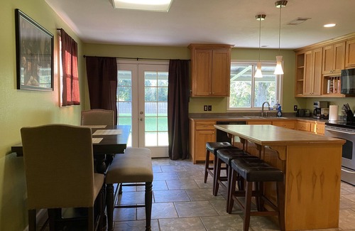 Gonzales Casa | Spacious house on quiet, dead-end street in Gonzales
