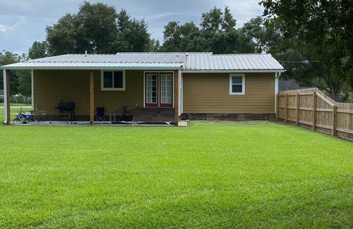 Gonzales Casa | Spacious house on quiet, dead-end street in Gonzales
