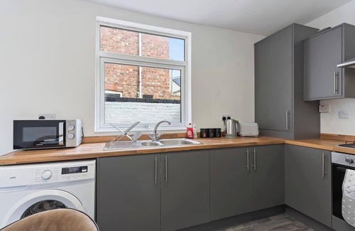 Redcar Casa | Spacious House Sleeps 9 Town Centre Free Parking Fast WiFi