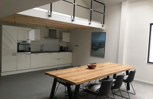 Bergen Villa | Villa moderna y spa cerca del bosque, la playa y el mar y el agradable pueblo de Bergen
