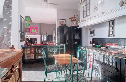 Le Castellet Casa | Spacious house with pool in Castellet