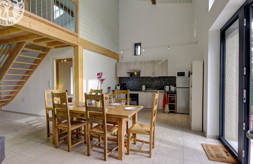 Saint-Heand Cabaña | Casa espaciosa con terraza, jardín y estufa de leña en Saint-Héand