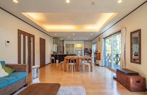 Futo Casa | Spacious house with garden and log cabin in Izu highlands, 2 hours from Tokyo.