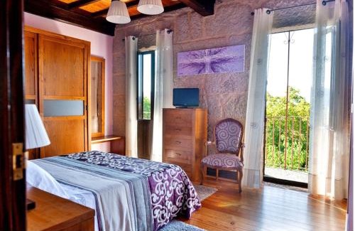 Cotobade Casa | Spacious House with Pool in Carballedo