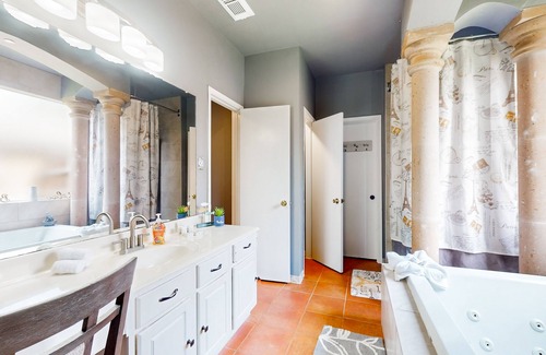 Cinco Ranch Casa | Spacious house with private pool & Movie room