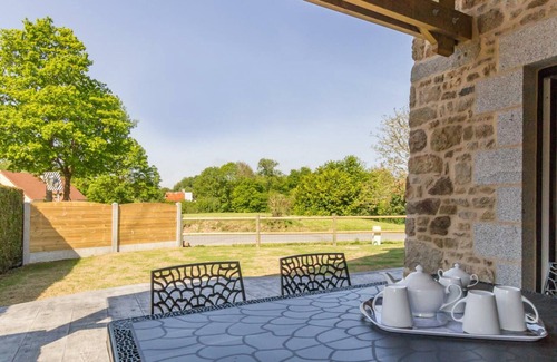 Sartilly-Baie-Bocage Cabaña | Casa espaciosa con terraza y jardín cerrado, cerca de Granville