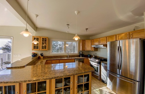 Charlestown Casa | Spacious house with water views for beach and kayak adventures