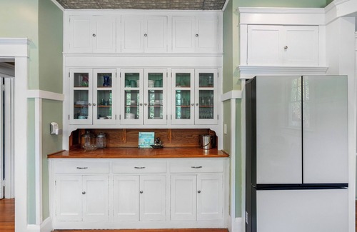 Historic Hyde Park North Casa | Spacious Hyde Park Retreat on Packwood