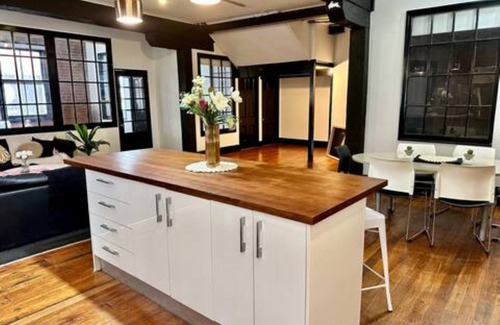 Te Aro Apartamento | Spacious Inner-City Apartment!