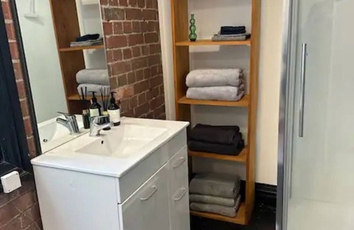 Te Aro Apartamento | Spacious Inner-City Apartment!