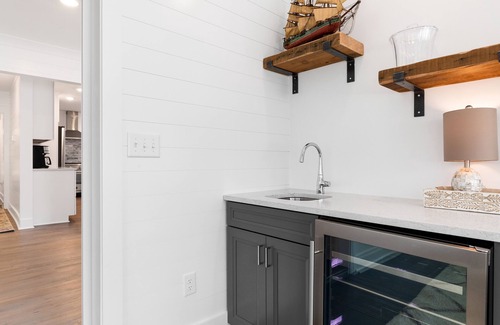 Isle of Palms Casa | Spacious Isle of Palms Beach Home with Hot Tub, Game Room, & Modern Amenities
