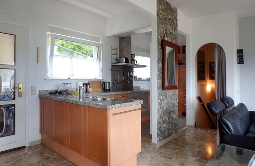 Porto Valtravaglia Casa | casa 4 dormitorio amplio y distante con impresionantes vistas al lago