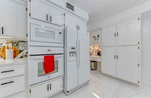 Jacksonville Casa | Spacious Jacksonville Home: 6 Mi to Downtown!