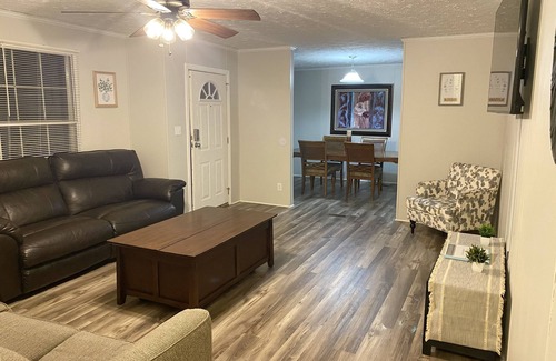McCutcheon Field Casa | Spacious Jacksonville Getaway