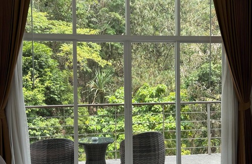 Kamala Apartamento | Spacious jungle view apartment Kamala Falls U12