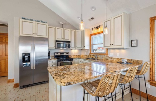Kill Devil Hills Casa | Spacious KDH Getaway w/Views, Near Beach & Shops