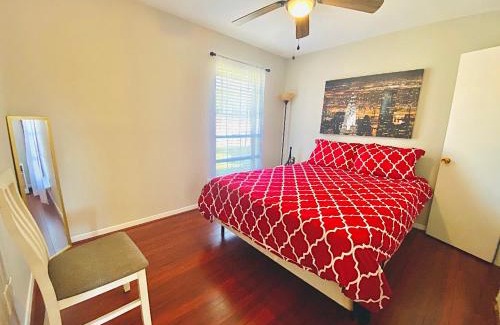 Southbelt/Ellington Casa | Spacious, King Beds, 30 mins from Beach, Sparkling Pool