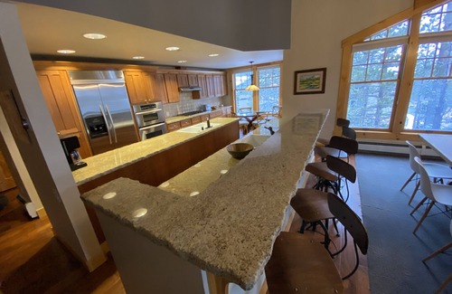 Kirkwood Condominio | Spacious Kirkwood luxury condo with mountain and meadow views on mountain side