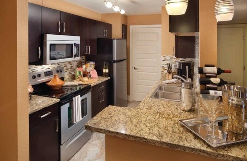 Las Vegas Apartamento | SPACIOUS - kitchen + POOL+ FREE WIFI