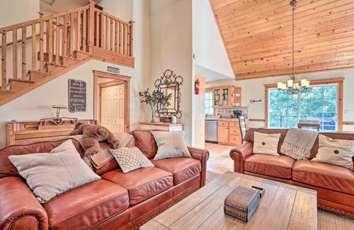 Lake Arrowhead Casa | Spacious Lake Arrowhead Home with Putting Green