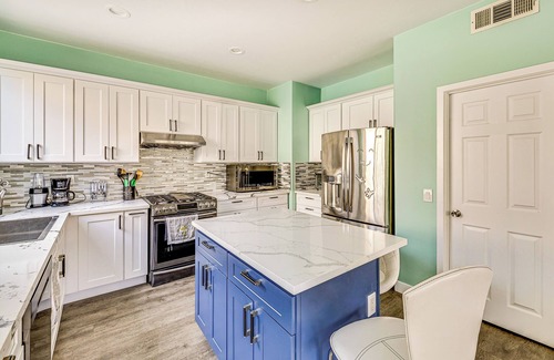 Lake Elsinore Casa | Spacious Lake Elsinore Home w/ Pool & Hot Tub!