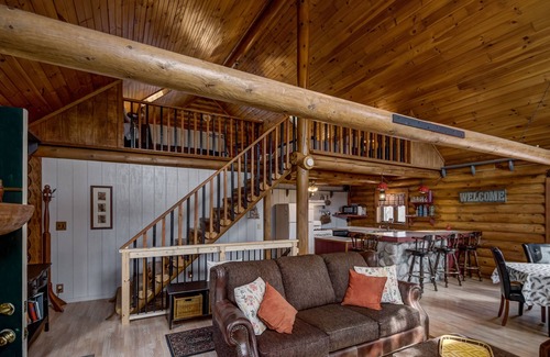 Chetek Casa | Spacious, Lake Front, Authentic Log Home