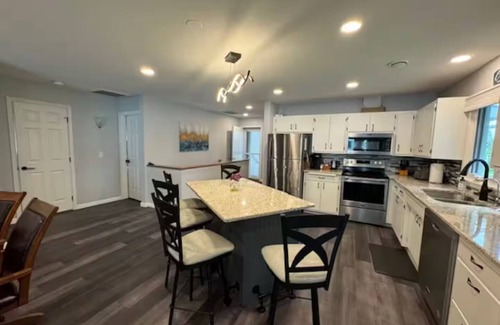 Faribault Cabina | Spacious Lake Retreat on Roberds Lake- 4BR, Game Rm, & lake activities.